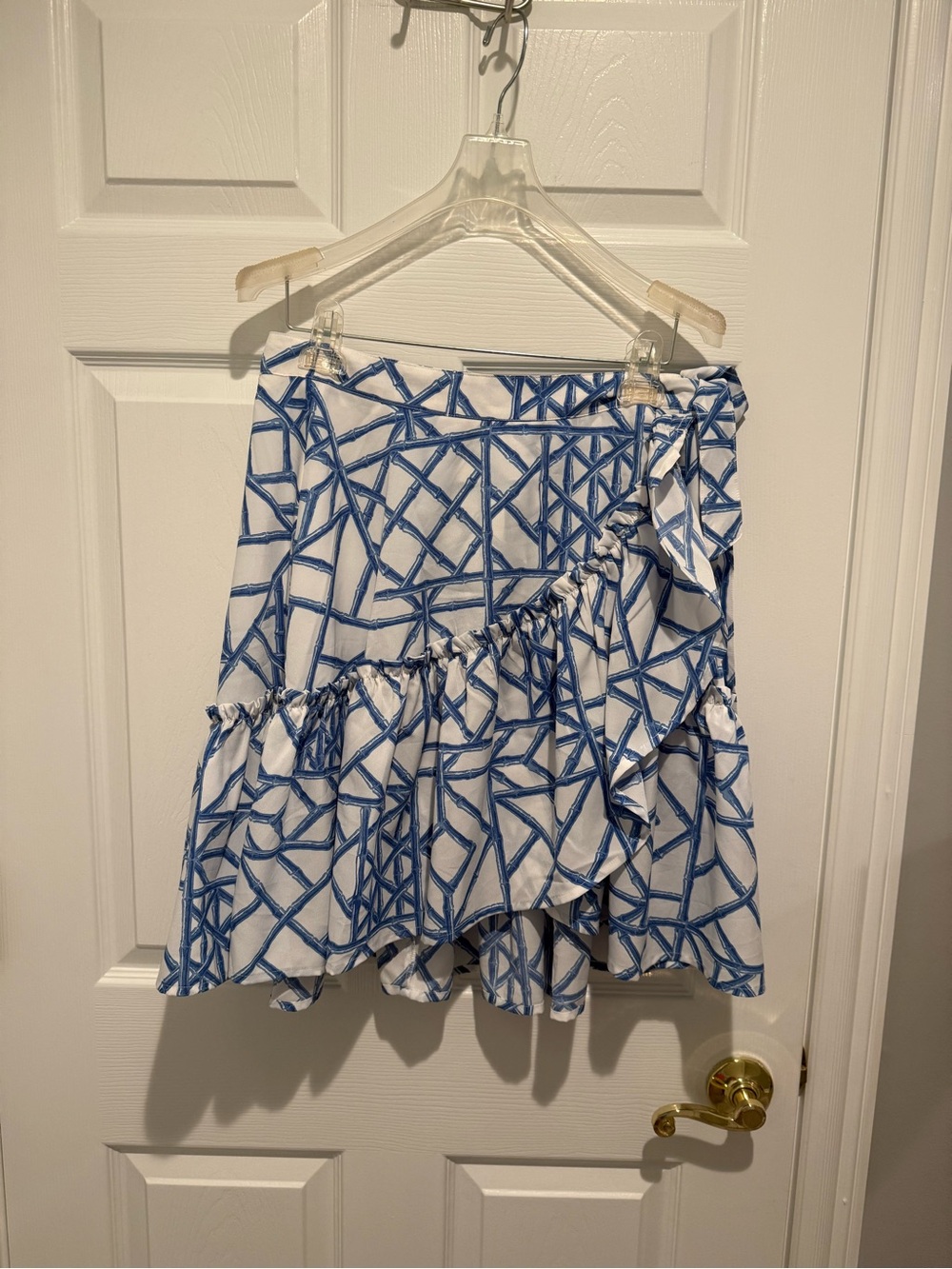 Vineyard Vines White Skirt with Blue Geometric Print and Ruffle